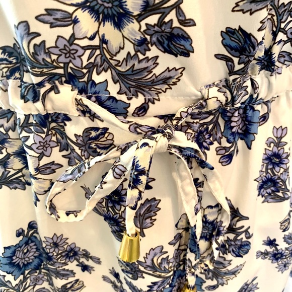 Blue and white dress sz M - Picture 5 of 7